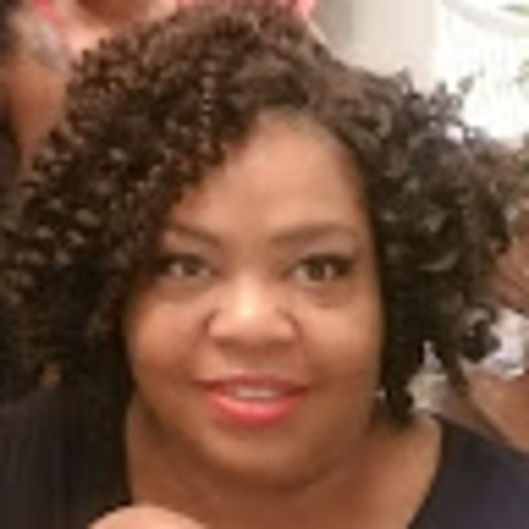 Meet your Posher, Lisa - Picture 1 of 1